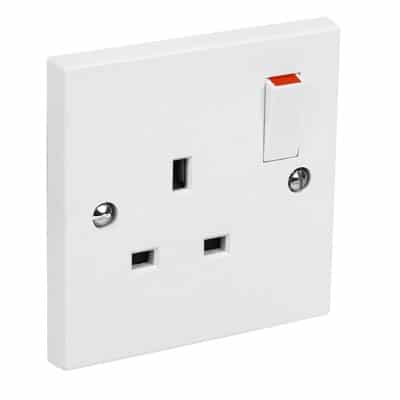 13a-electrical-socket-single-switched-white